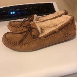Ugg Dakota Slippers in chestnut size 9